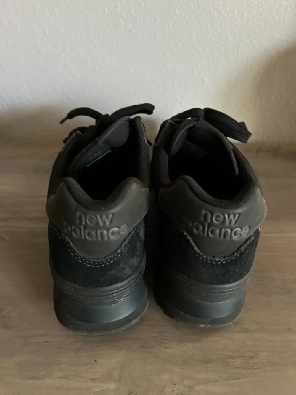 Men's 9.5 New Balance Classic 574 All black
